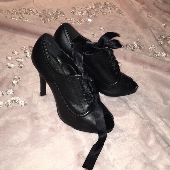 Classy high heels woman 6.5 - Picture 2 of 5